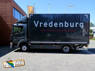 Vrachtwagen snijfolie logo reclame sticker.